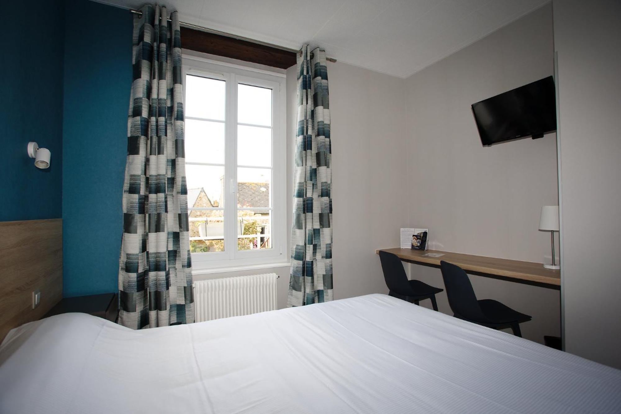 Contact Hotel - Hotel Le Lion D'Or Lamballe Exterior photo