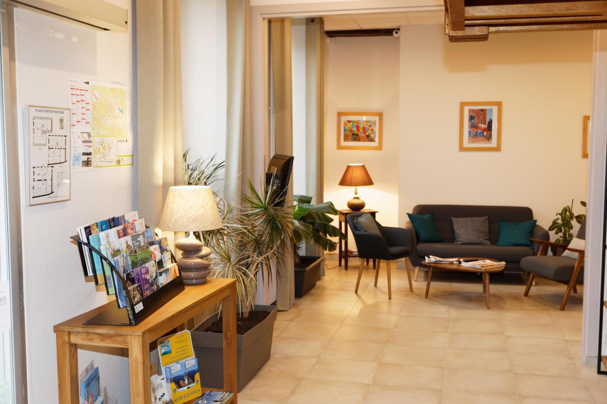 Contact Hotel - Hotel Le Lion D'Or Lamballe Exterior photo