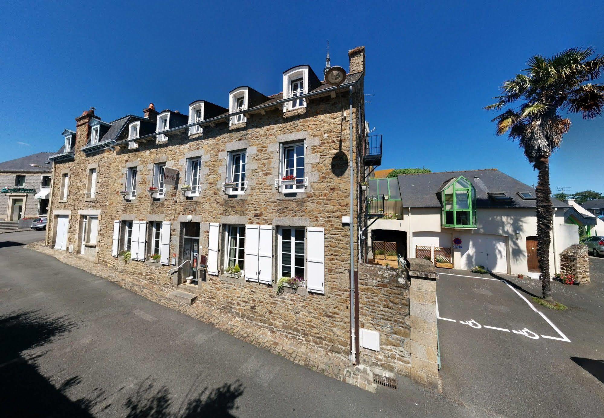Contact Hotel - Hotel Le Lion D'Or Lamballe Exterior photo