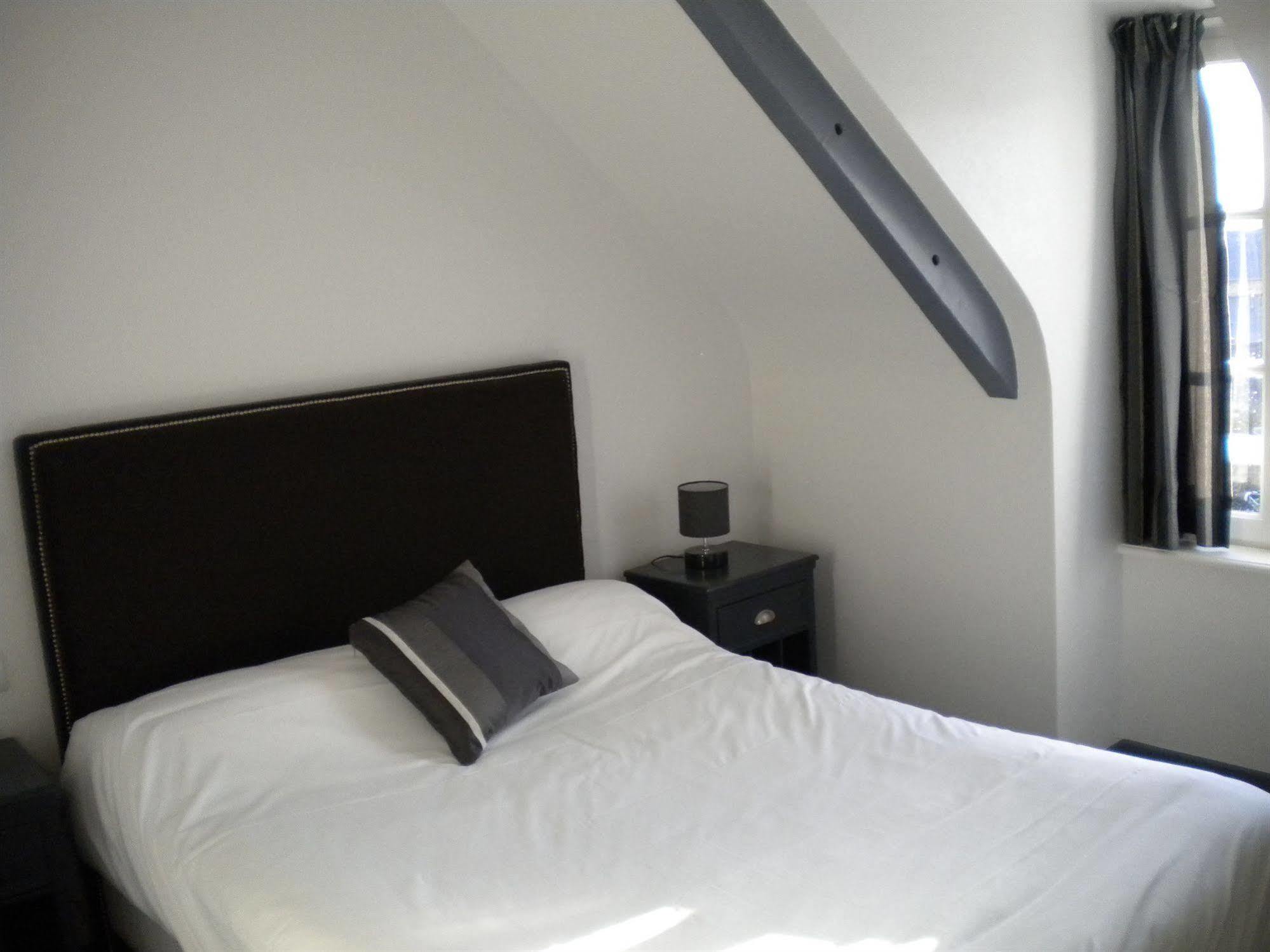 Contact Hotel - Hotel Le Lion D'Or Lamballe Exterior photo