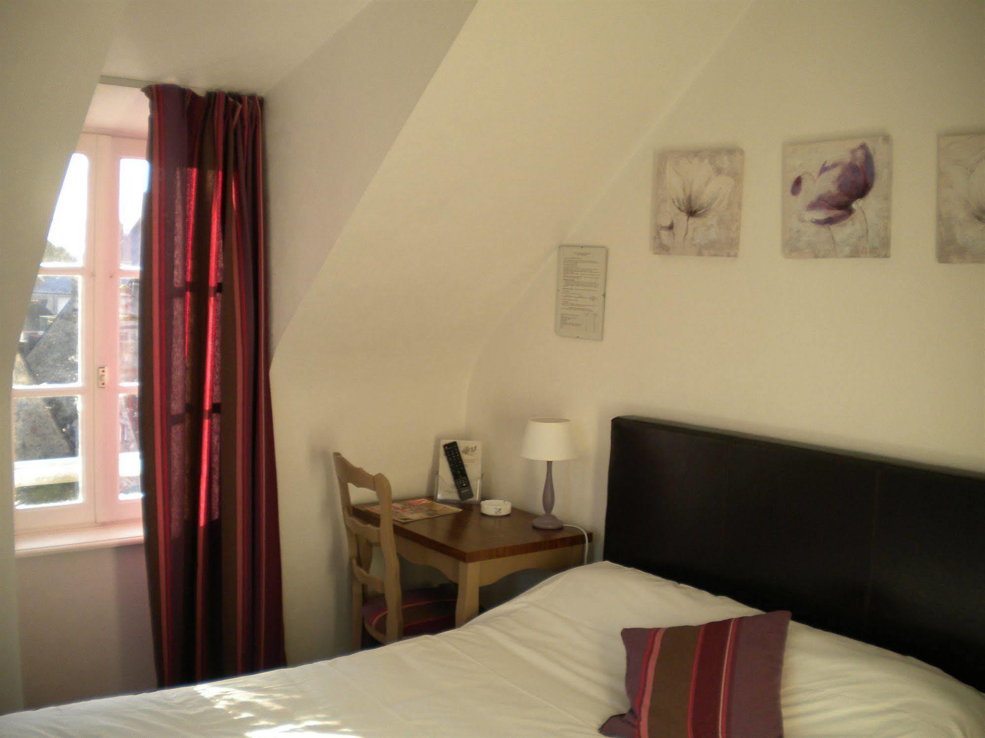 Contact Hotel - Hotel Le Lion D'Or Lamballe Exterior photo